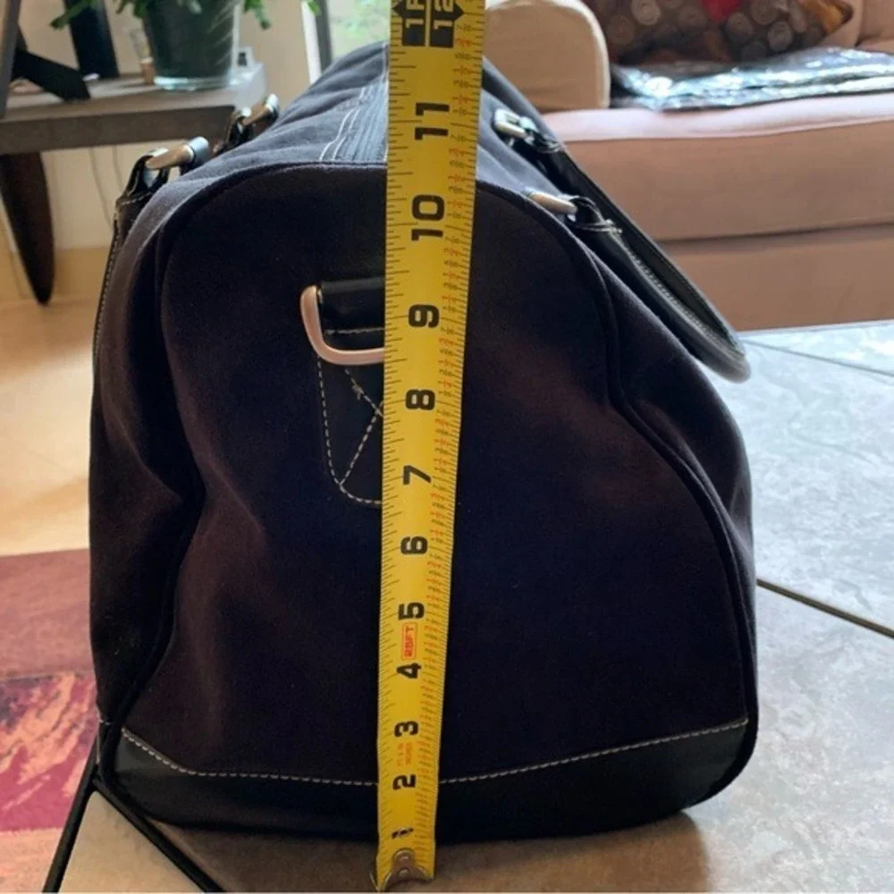 KENNETH COLE. Black Duffle Bag. Microfiber. Carry on. Overnight. Weekend.
